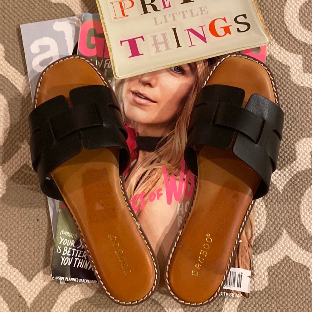 BAMBOO Black and Tan Women’s Slide Sandals